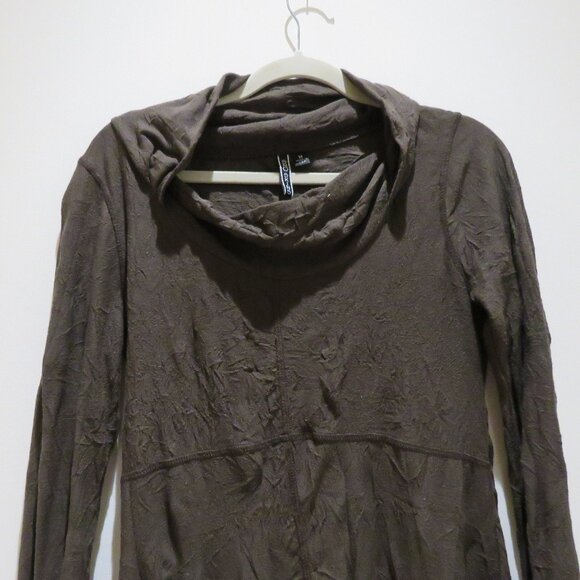 SNOSKINS Cowl Neck Crinkle Lagenlook Art To Wear Tunic Top in Chocolate Brown - Picture 4 of 14